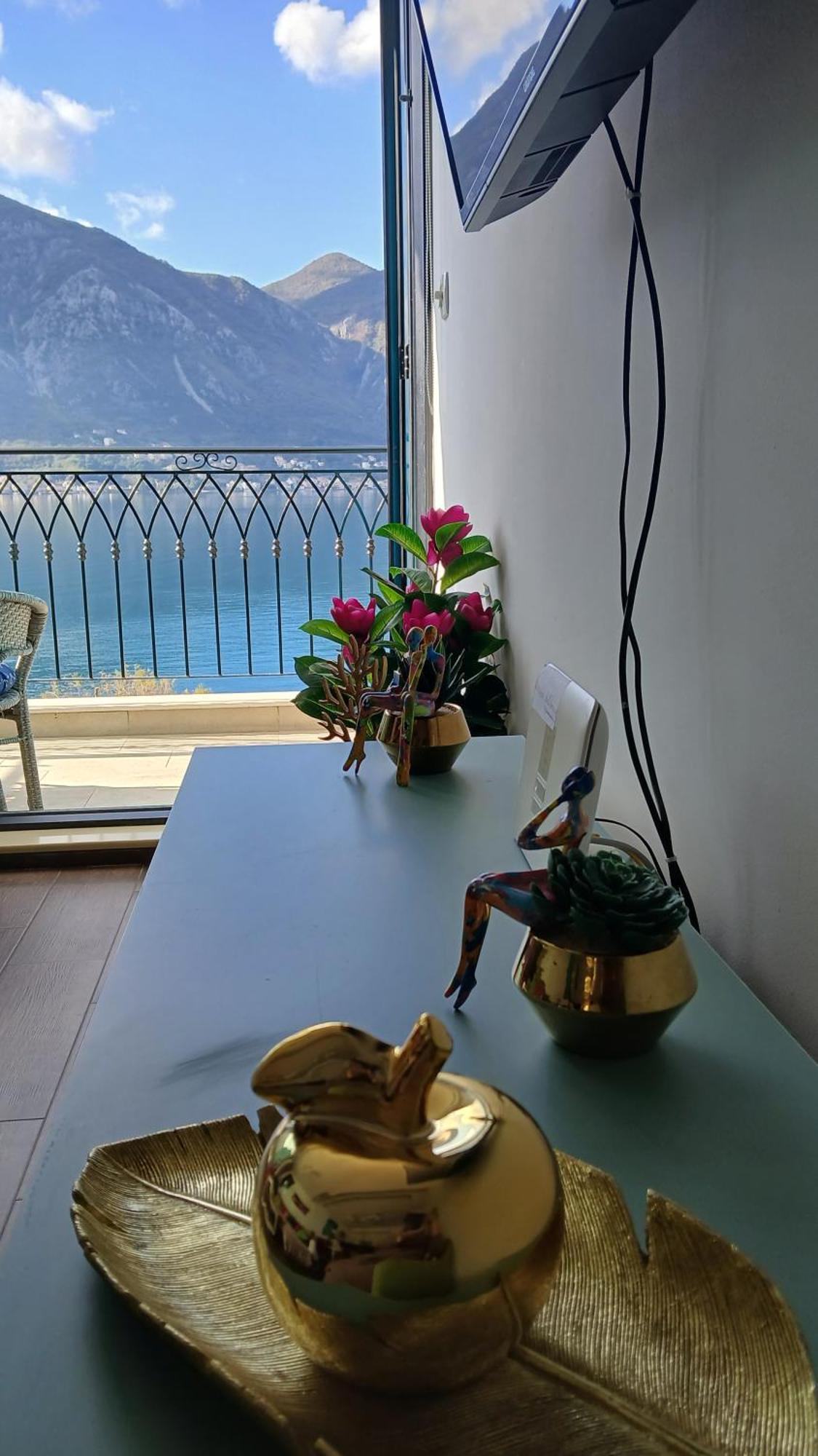 Apartment Funny Kotor Eksteriør bilde